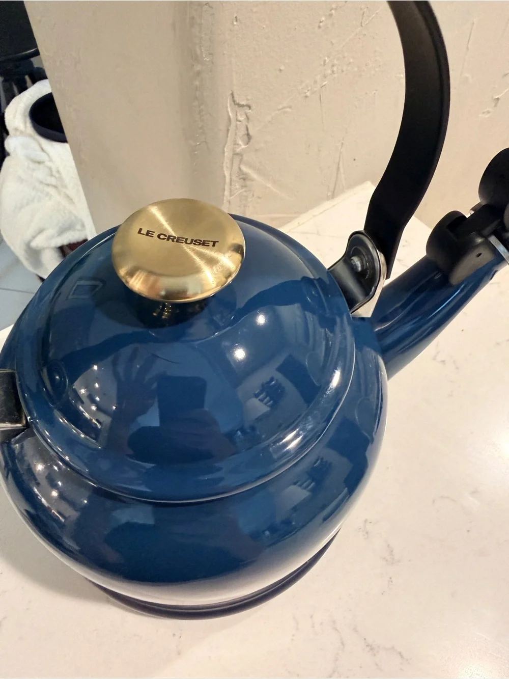 Le Creuset 1.25 Qt Whistling Tea Kettle Agave Blue Enamel on Steel w/ Gold Knob